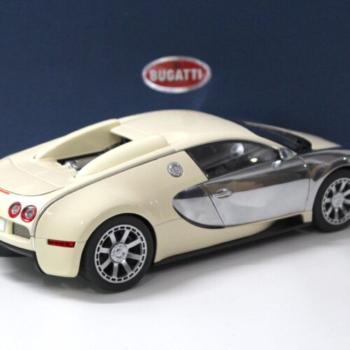 1:18 AUTOart Bugatti Veyron L´Edition Centenaire white/ Hermann zu Leiningen