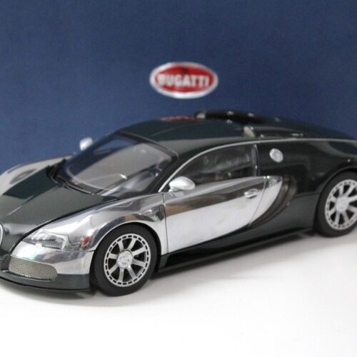 1:18 AUTOart Bugatti Veyron LÂ´Edition Centenaire Racing green/ Malcom Campbell