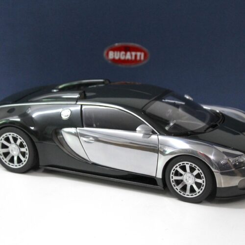 1:18 AUTOart Bugatti Veyron LÂ´Edition Centenaire Racing green/ Malcom Campbell