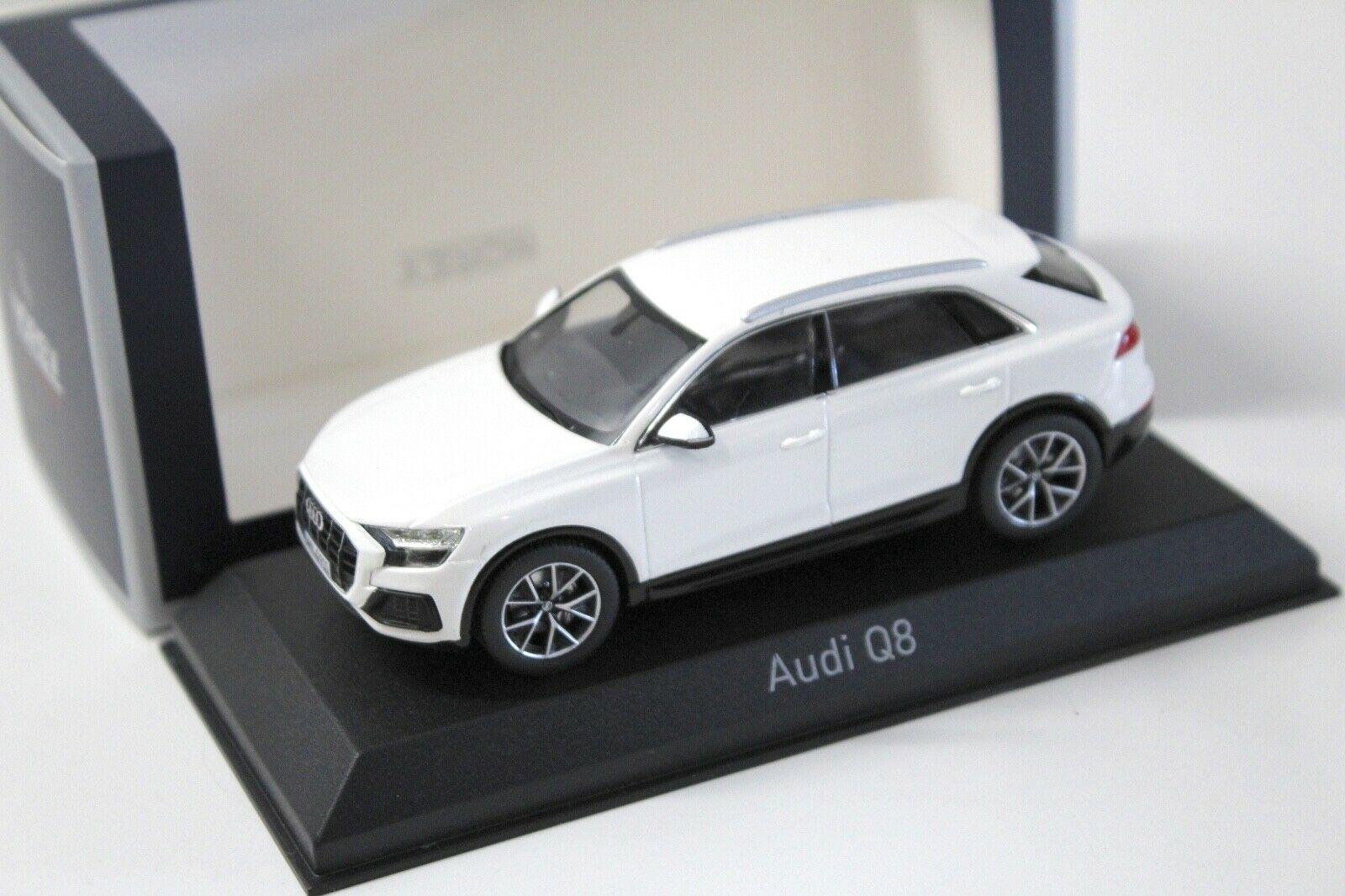 ID 34848 orig.jpg 1:43 Norev Audi Q8 SUV 2018 white