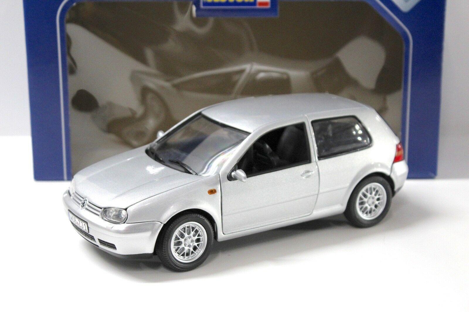 ID 35362 orig.jpg 1:18 Revell VW Golf 4 IV GTI silver