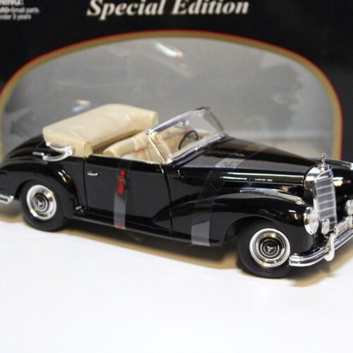 1:18 Maisto Mercedes 300S 1955 Cabriolet black - Image 2