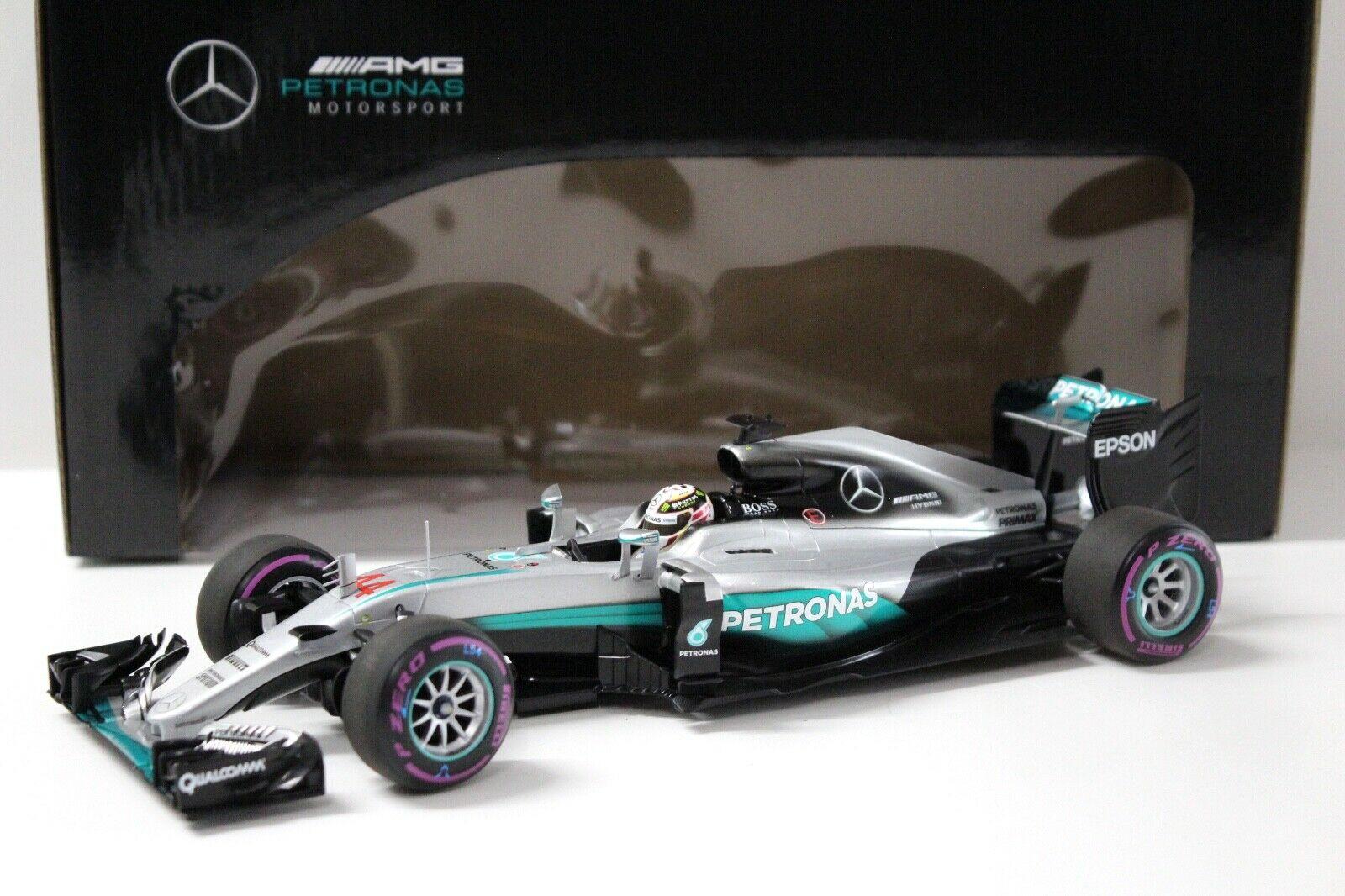 ID 36521 orig 1.jpg 1:18 Minichamps Mercedes AMG Petronas F1 W07 EQ ABU Dhabi Hamilton 2016