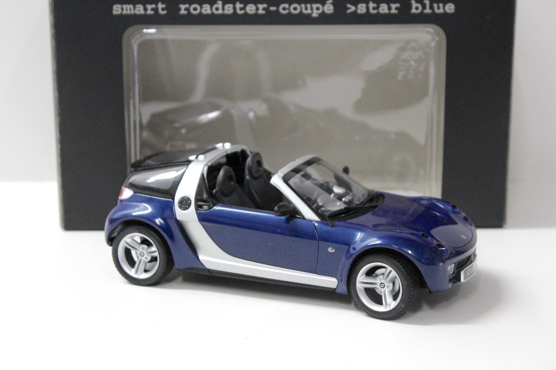 1:18 Kyosho Smart Roadster Coupe star blue DEALER