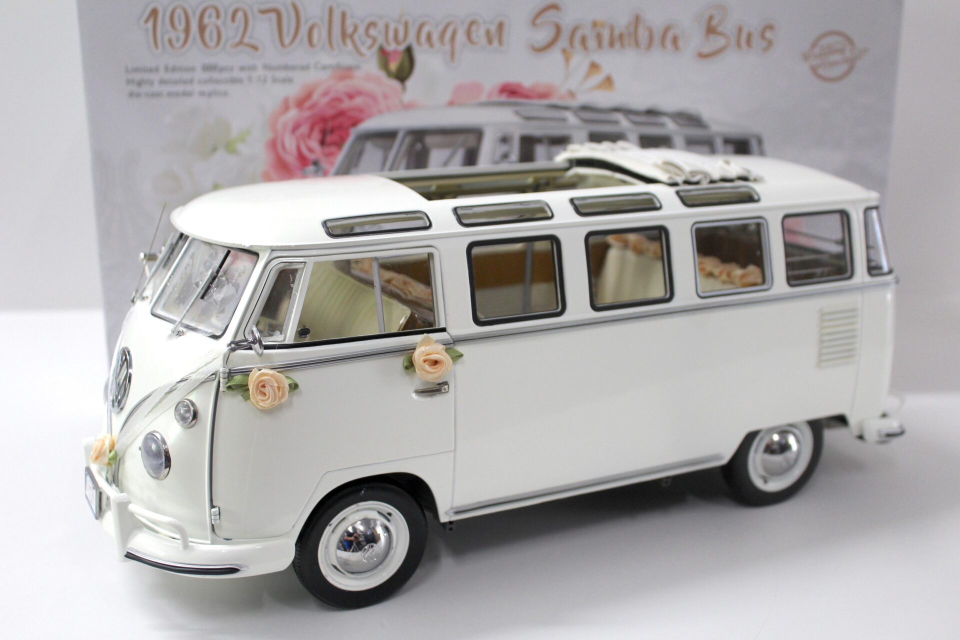 1:12 SunStar VW T1 Samba Bus 1962 Wedding Version white
