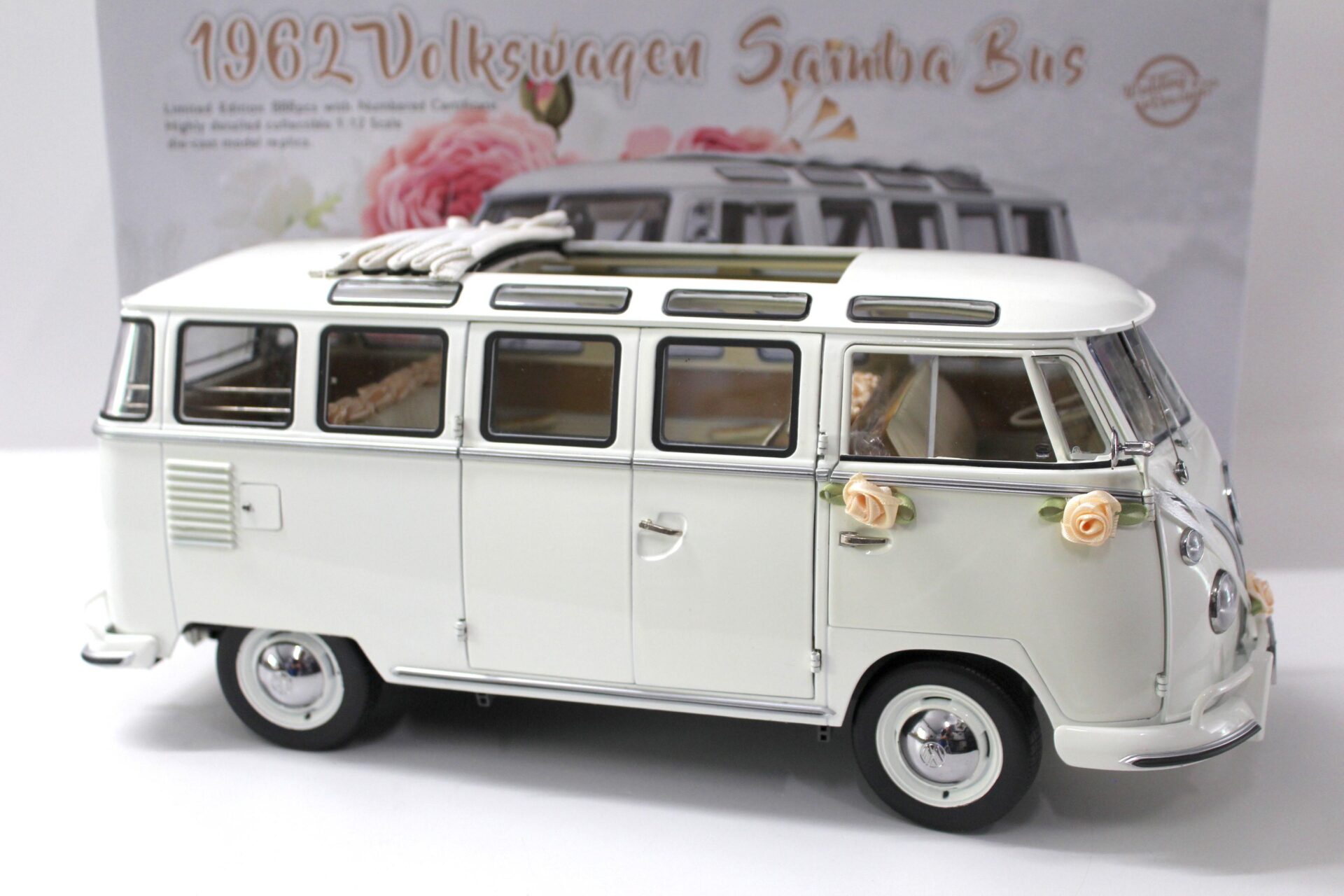 1:12 SunStar VW T1 Samba Bus 1962 Wedding Version white