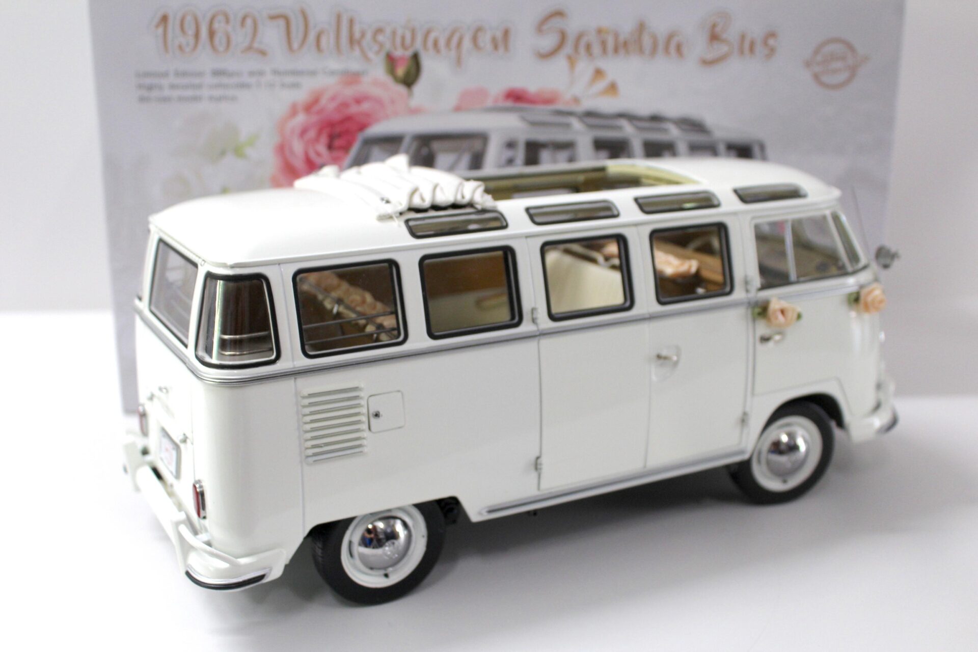 1:12 SunStar VW T1 Samba Bus 1962 Wedding Version white