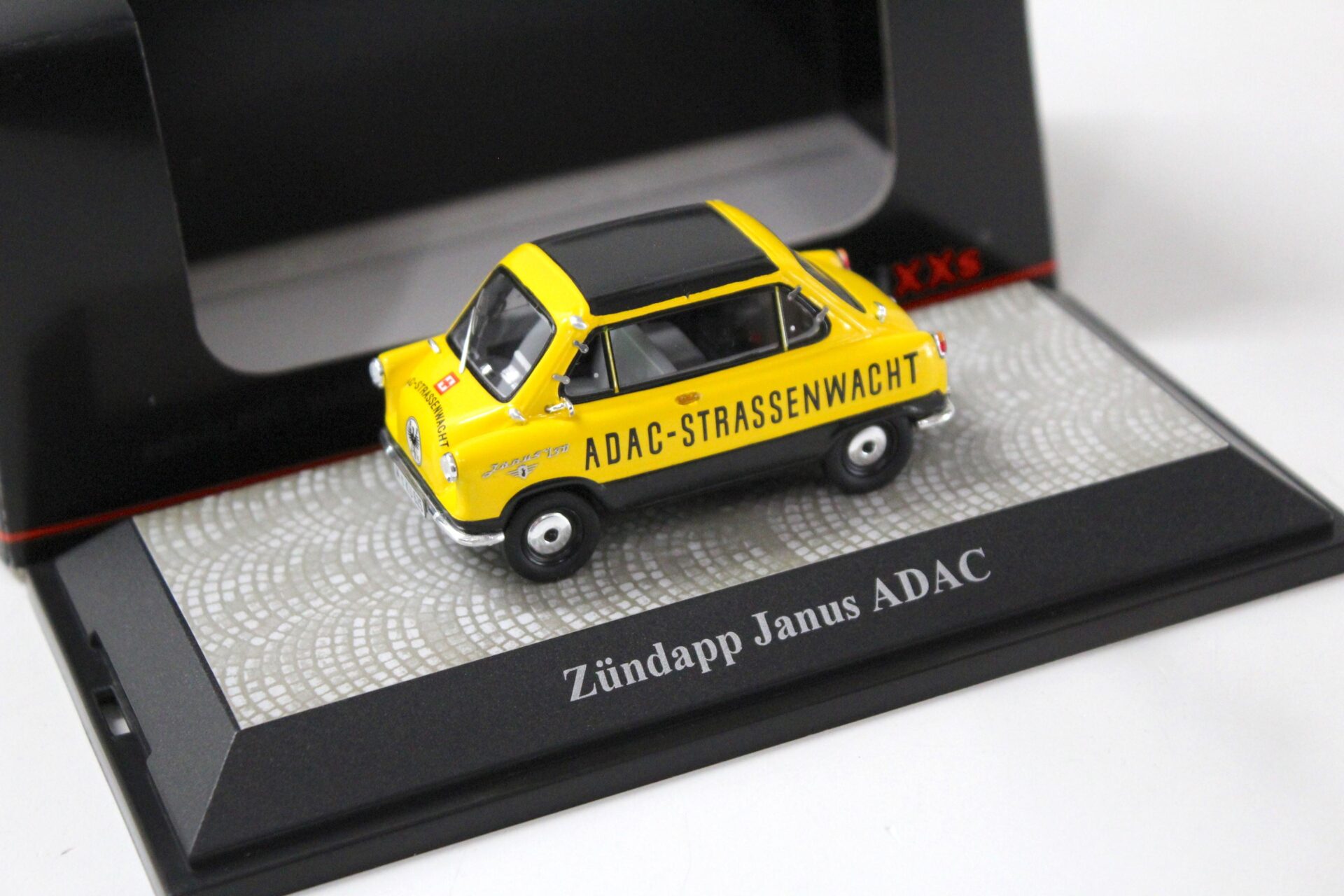ID 43234 orig.jpg 1:43 Premium-ClassiXXs Zündapp Janus ADAC yellow