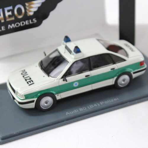 1:43 NEO Audi 80 (B4) Limousine POLIZEI white/green
