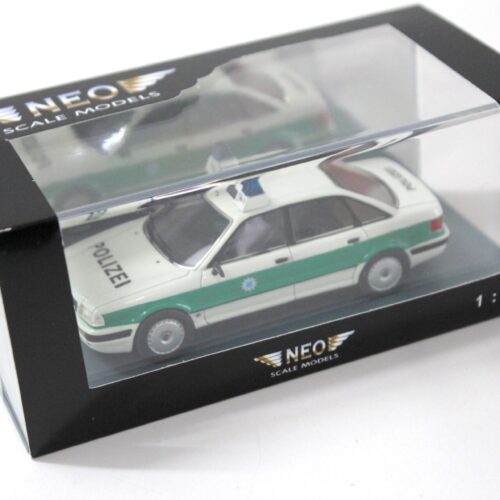 1:43 NEO Audi 80 (B4) Limousine POLIZEI white/green