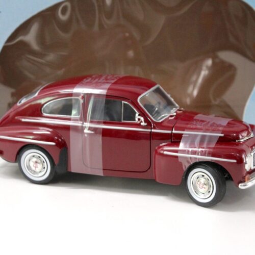 1:18 Revell Volvo PV 544 dark red
