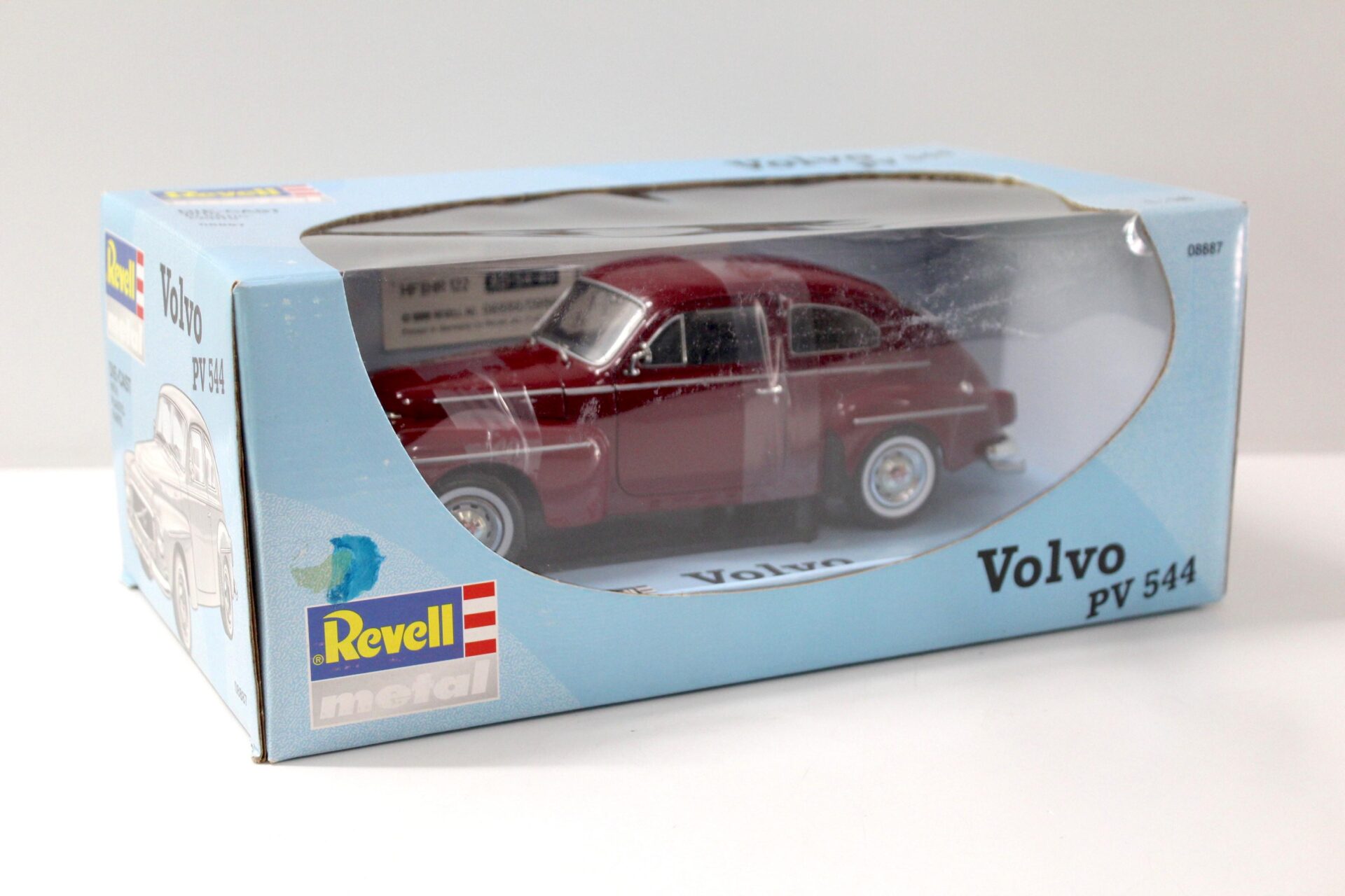 1:18 Revell Volvo PV 544 dark red