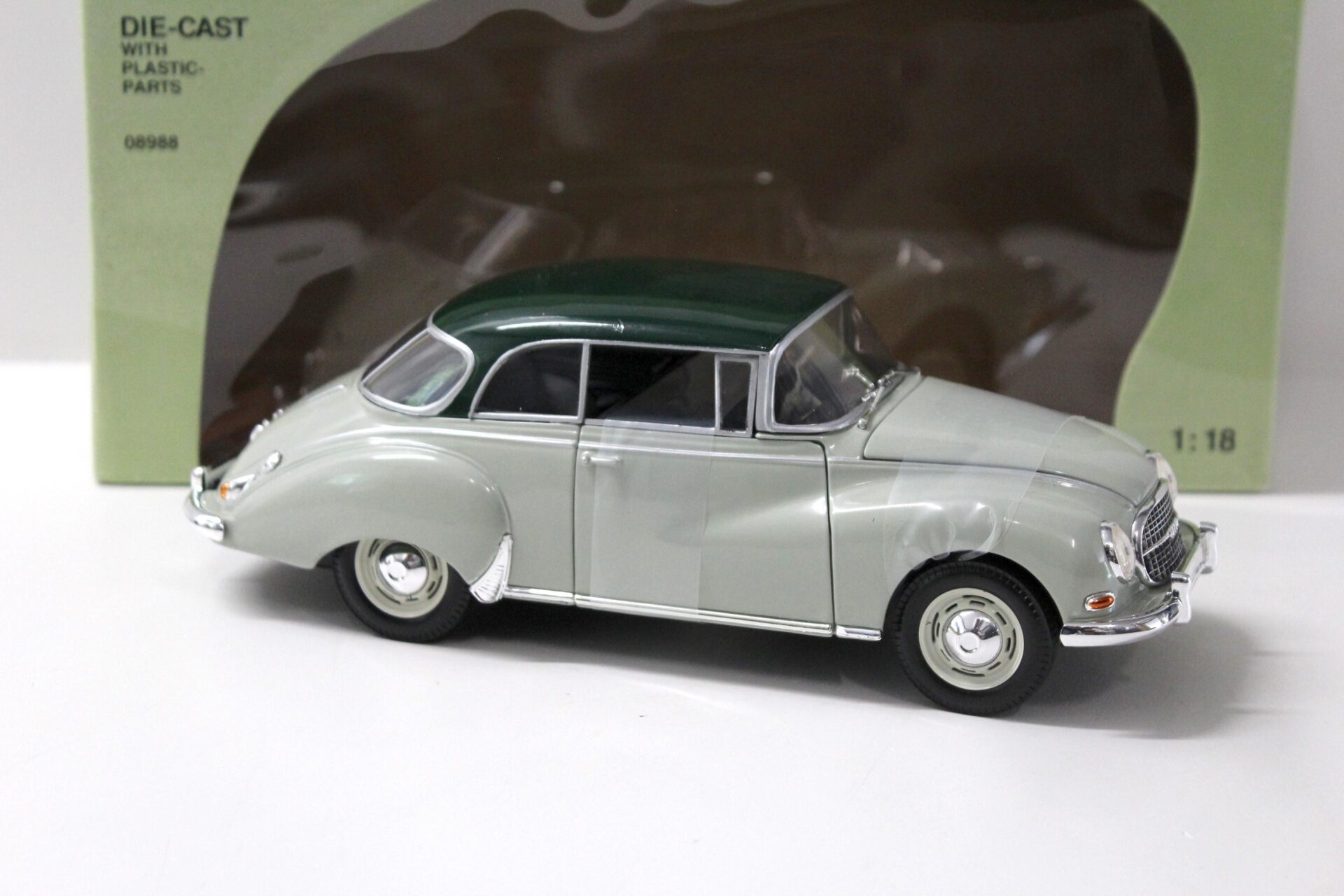 1:18 Revell Auto Union 1000S Coupe light green/ dark green roof