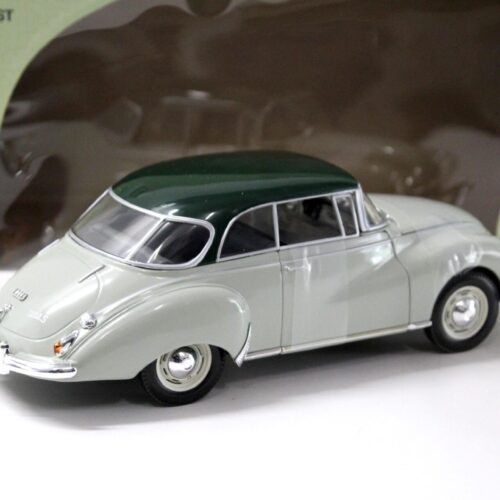 1:18 Revell Auto Union 1000S Coupe light green/ dark green roof