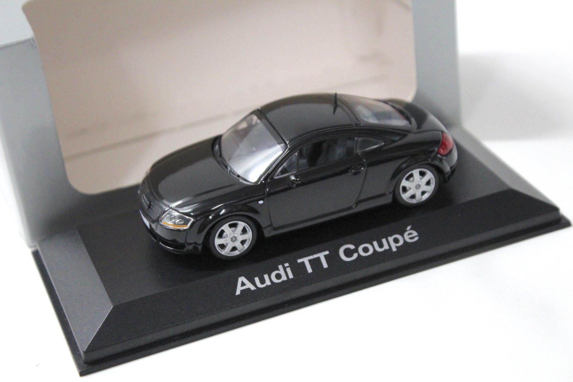 ID 43362 orig.jpg 1:43 Minichamps Audi TT Coupe 8N black DEALER