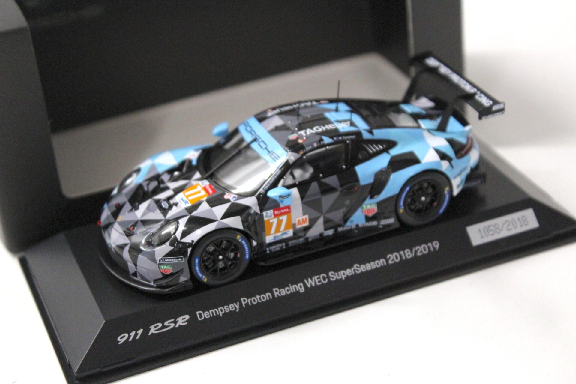 1:43 Spark Porsche 911 RSR Dempsey Proton Racing #77 WEC SuperSeason 18/19 DEALER VERSION