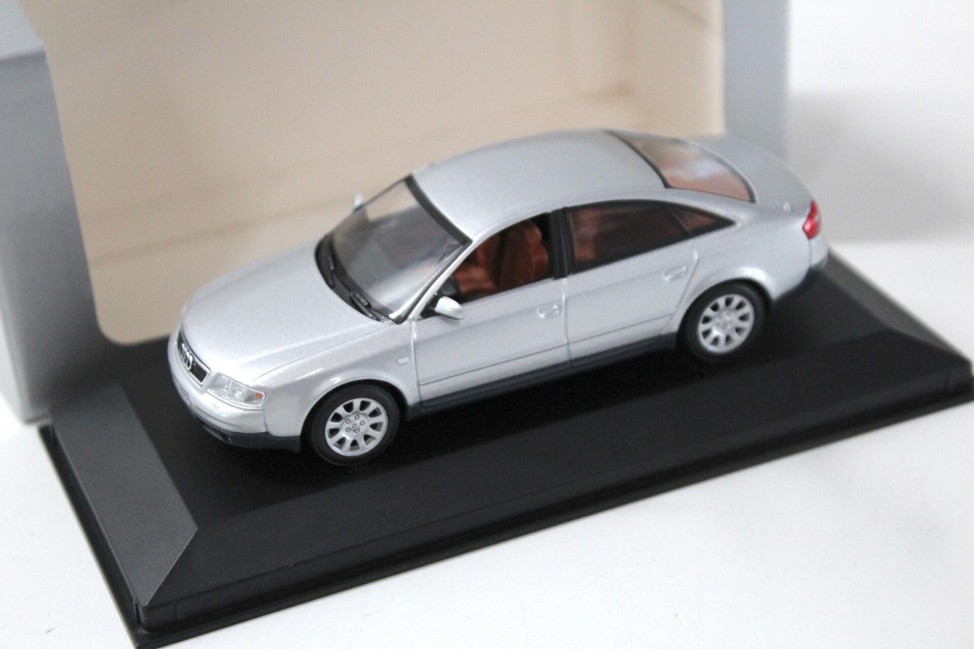 ID 43509 orig.jpg 1:43 Minichamps Audi A6 C5 Limousine silver DEALER