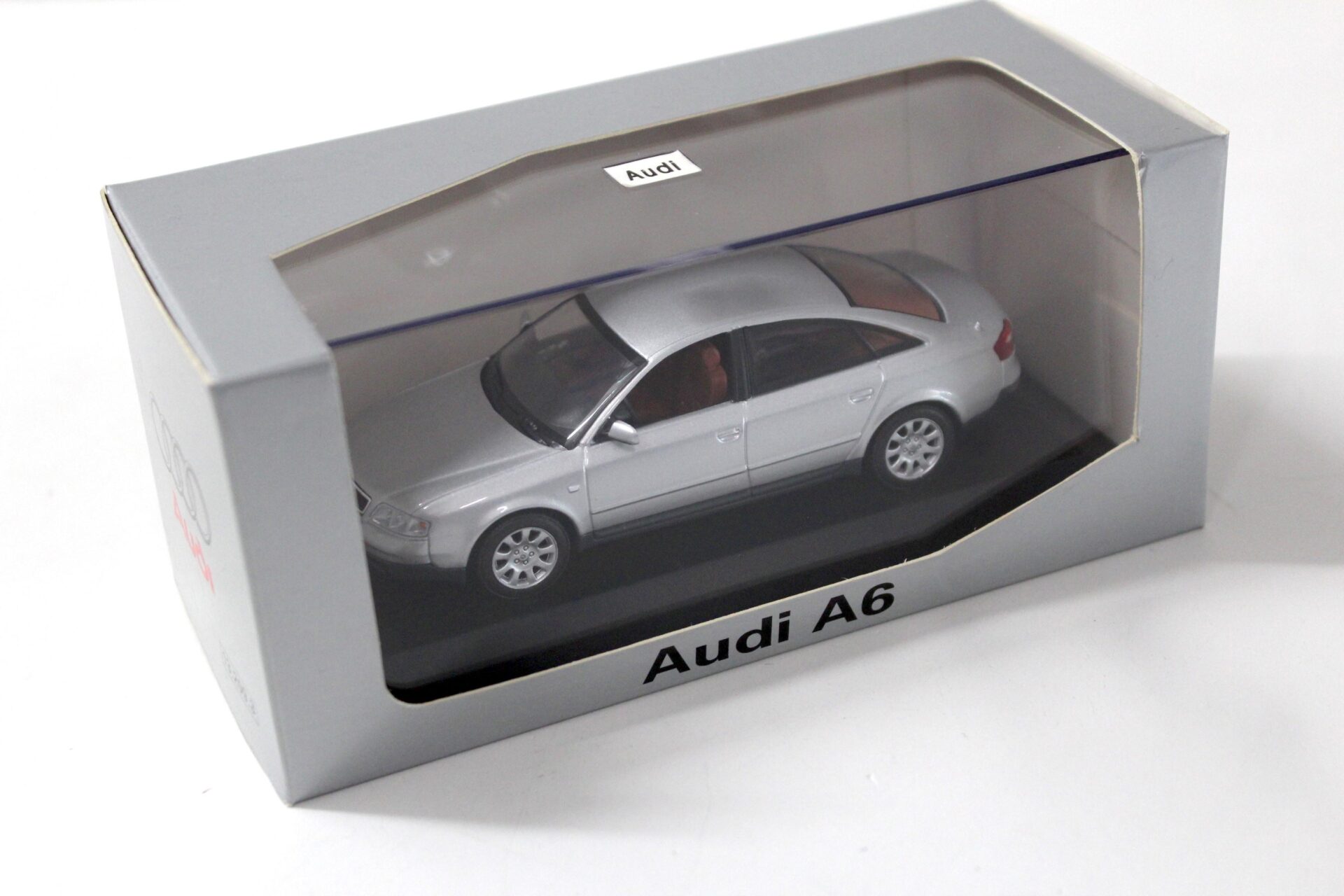 1:43 Minichamps Audi A6 C5 Limousine silver DEALER