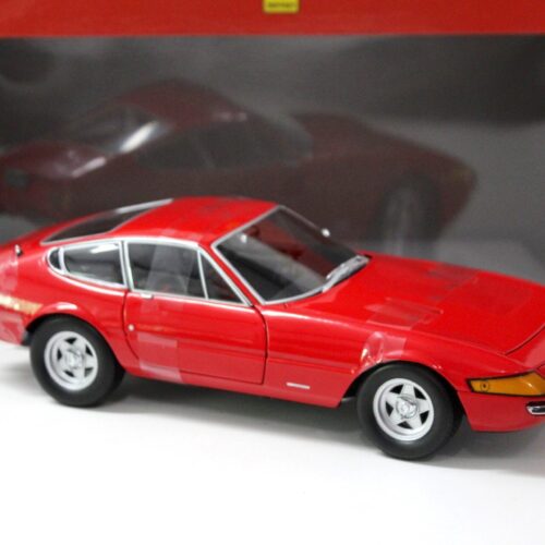 1:18 Kyosho Ferrari 365 GTB/4 Daytona 1971 Coupe red