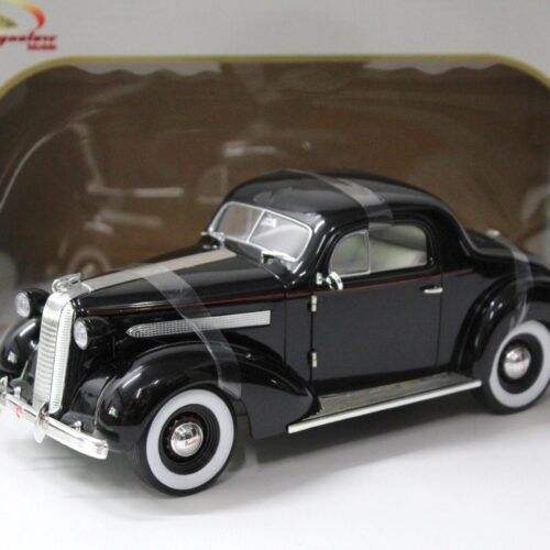 1:18 Signature Models 1936 Pontiac Deluxe black