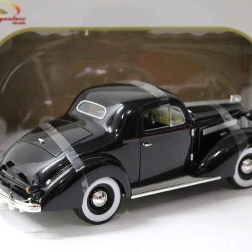 1:18 Signature Models 1936 Pontiac Deluxe black