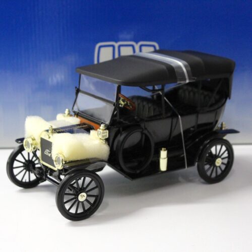 1:18 Universal Hobbies UH Ford Model "T" Touring Soft Top UP black