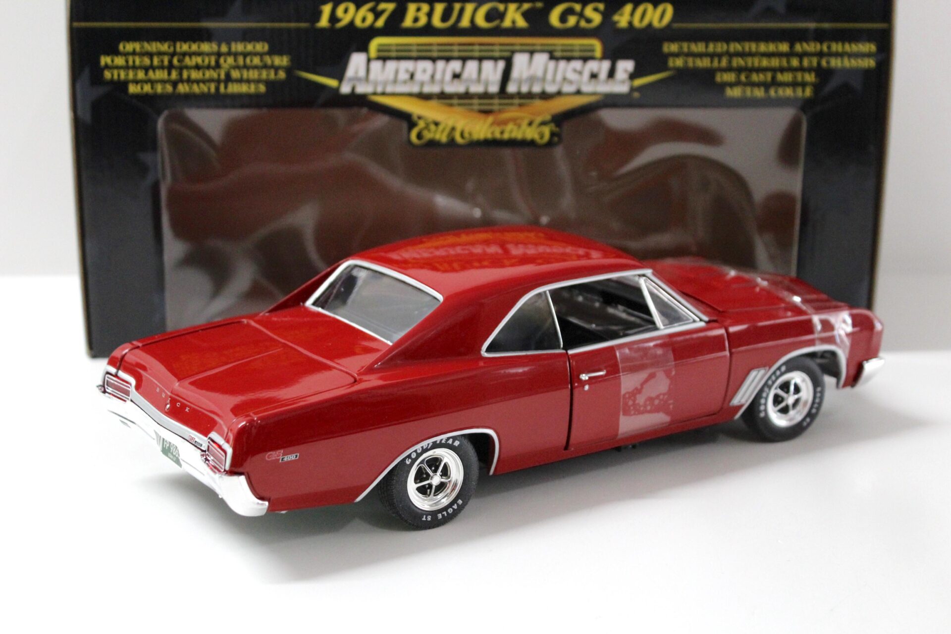1:18 American Muscle ERTL 1967 Buick GS 400 Coupe red