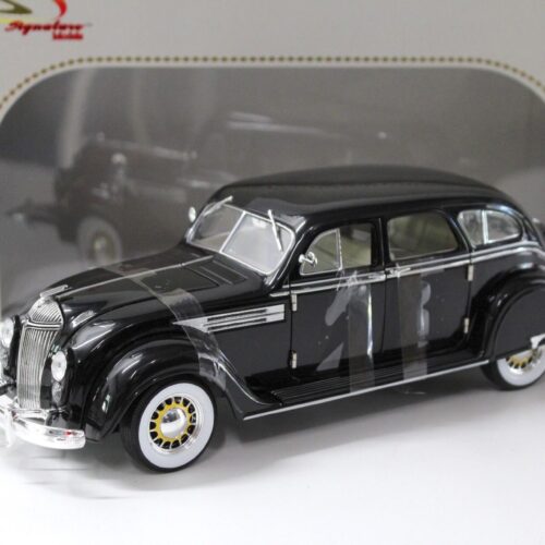 1:18 Signature Models 1936 Chrysler Airflow black