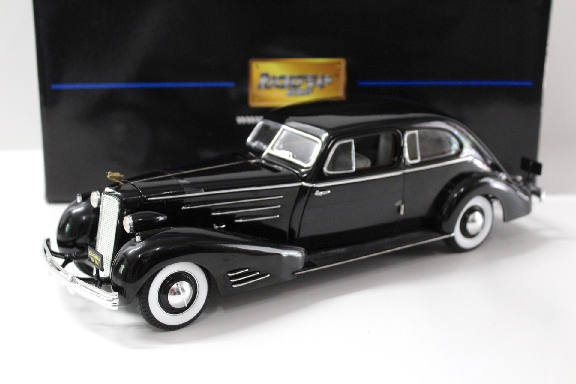 ID 43888 orig.jpg 1:18 Ricko Cadillac V16 Aerodynamic Coupe 1934 black