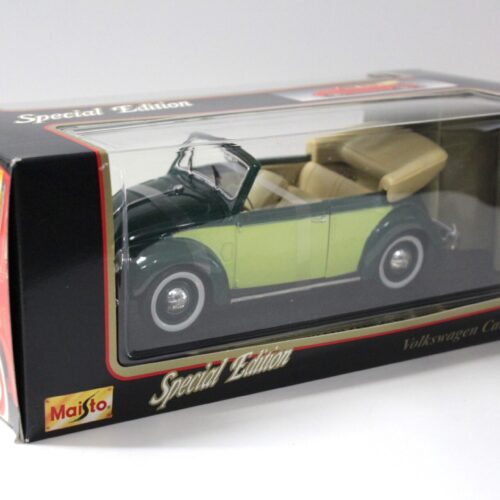1:18 Maisto 1951 VW Käfer Cabriolet dark green/ green
