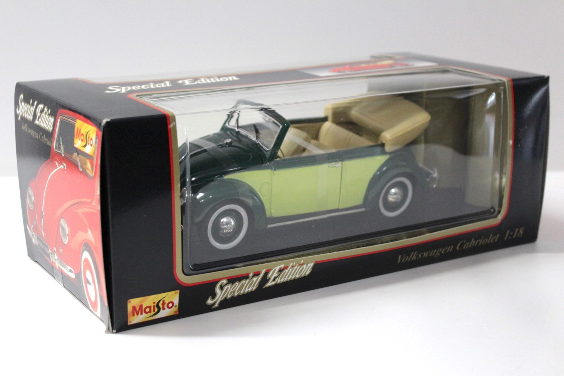 1:18 Maisto 1951 VW Käfer Cabriolet dark green/ green
