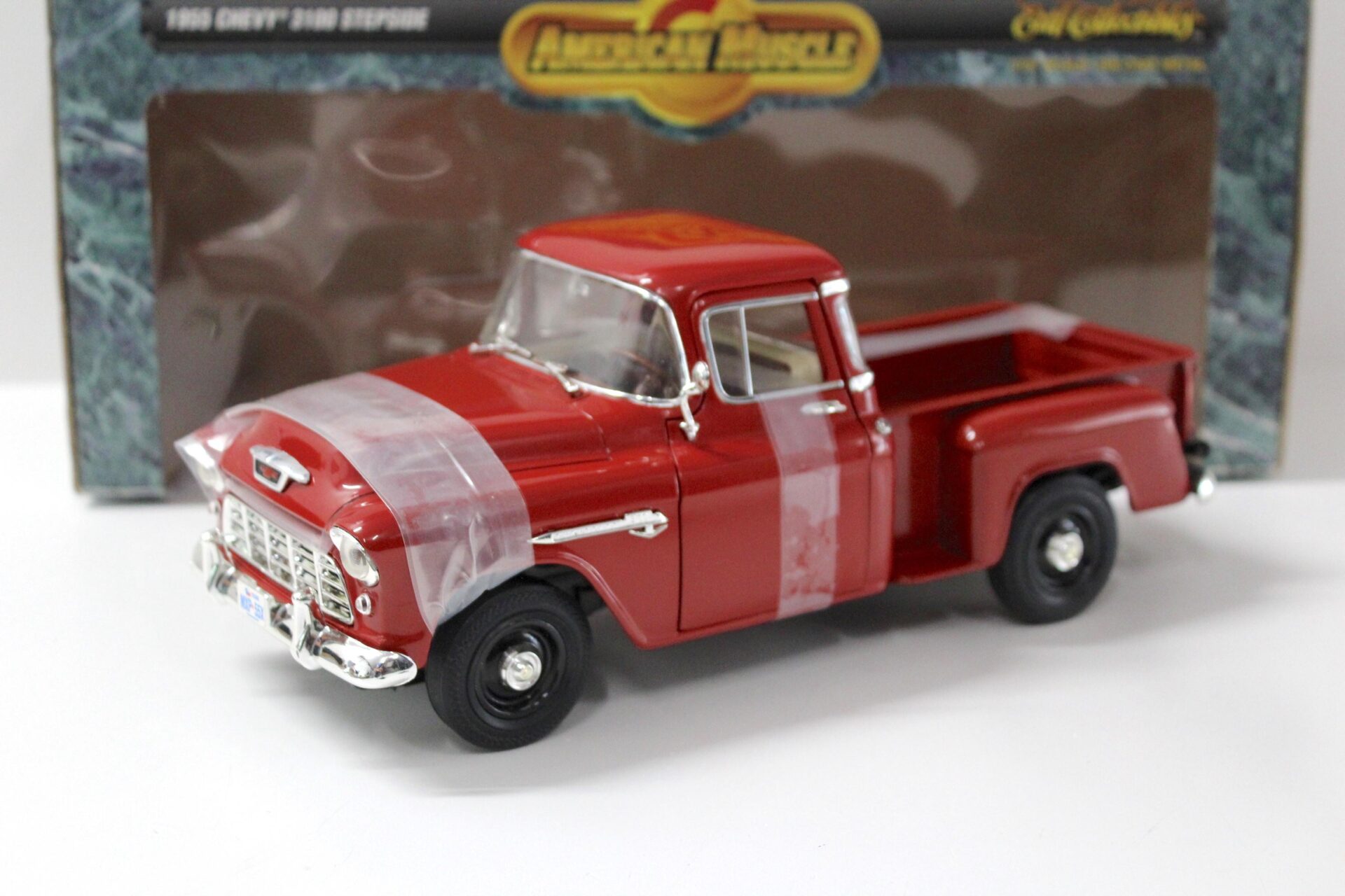 1:18 ERTL Chevrolet Chevy 3100 Stepside Pickup 1955 dark red