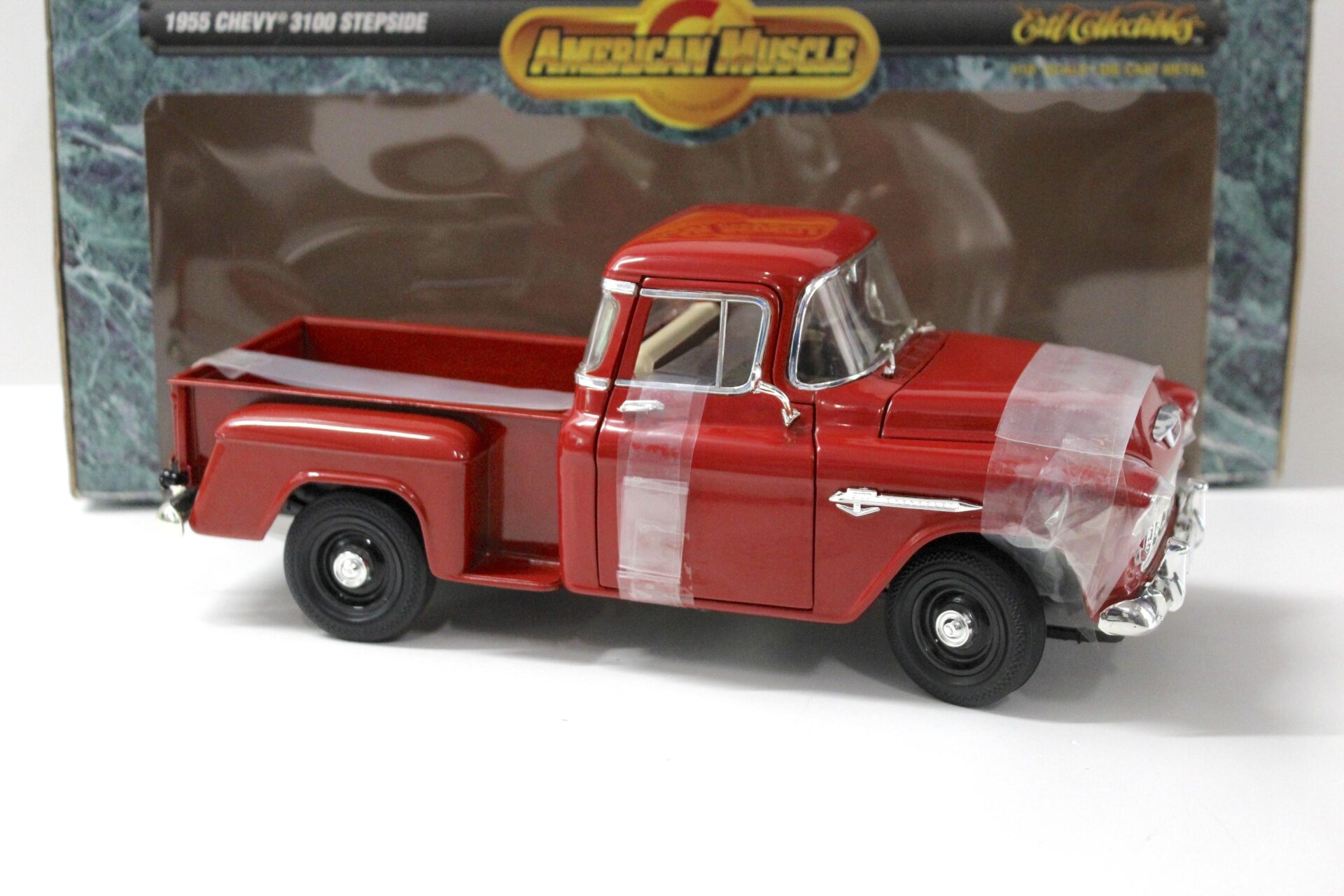 1:18 ERTL Chevrolet Chevy 3100 Stepside Pickup 1955 dark red