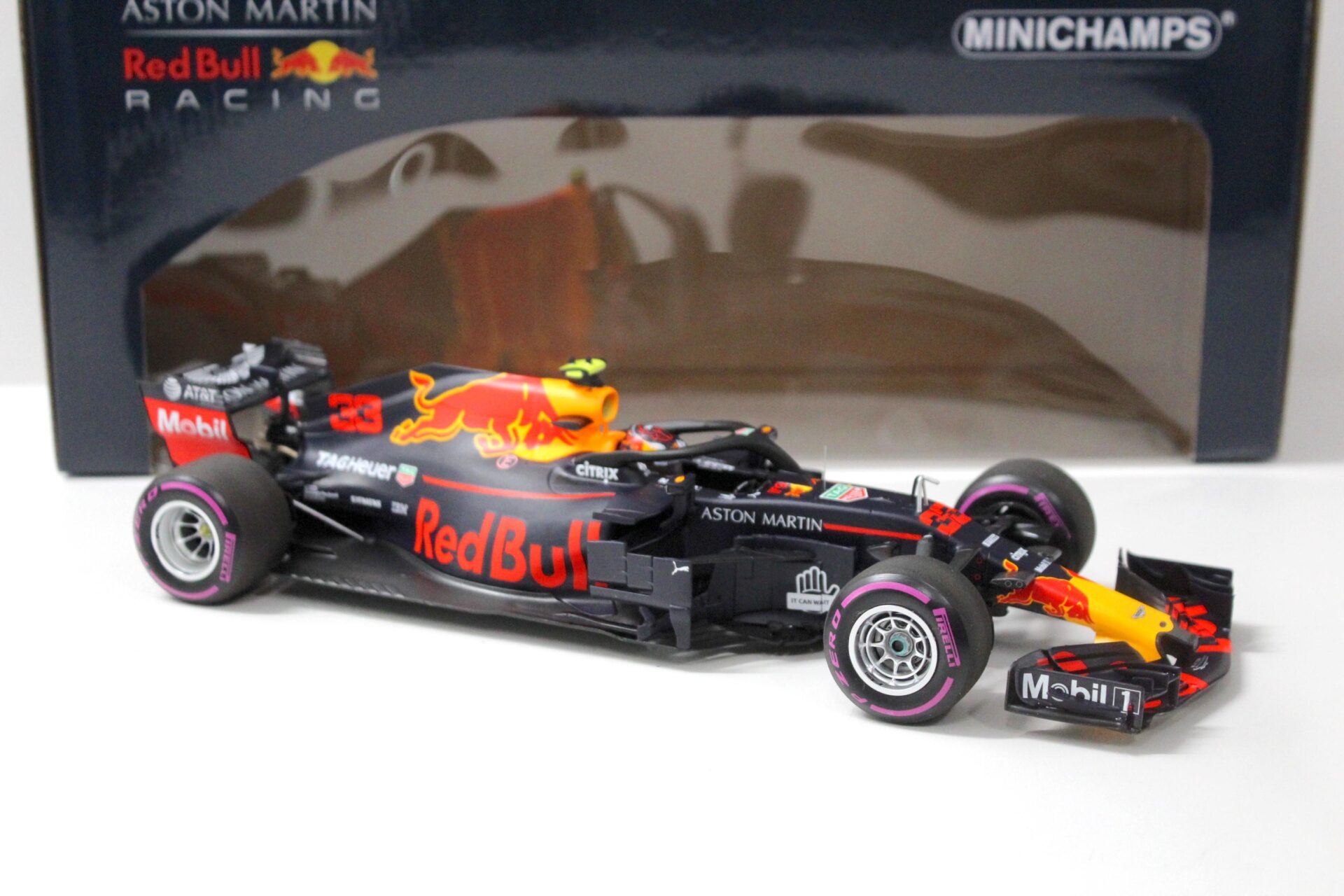 1:18 Minichamps F1 Aston Martin Red Bull Racing RB14 Verstappen Mexican GP 2018
