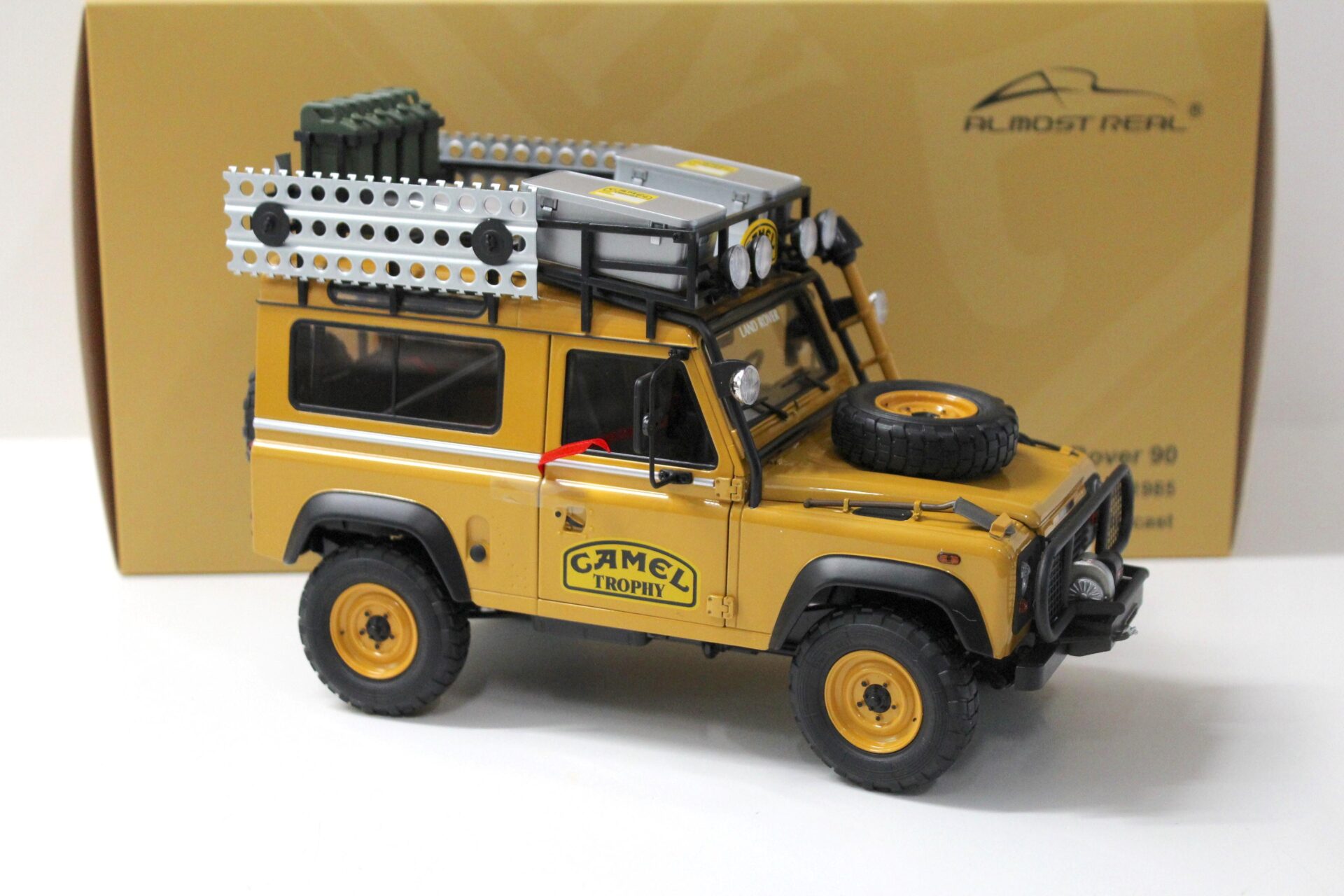 1:18 Almost Real Land Rover 90 "Camel Trophy" Borneo 1985