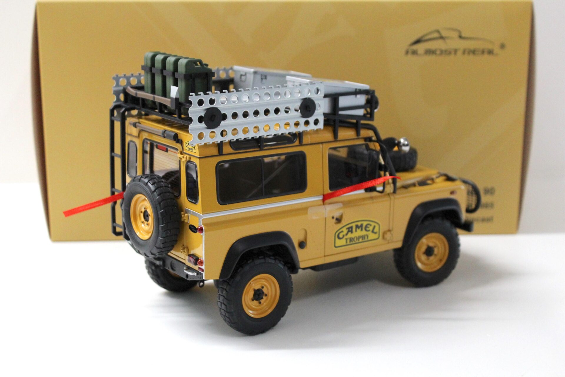 1:18 Almost Real Land Rover 90 "Camel Trophy" Borneo 1985