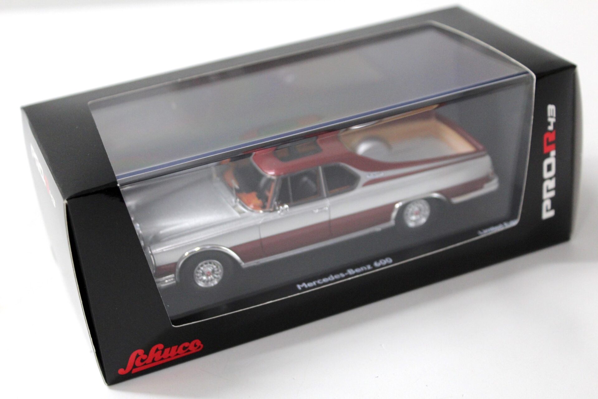 1:43 Schuco PRO.R43 Mercedes 600 Pick-up EL Benzo silver/ red