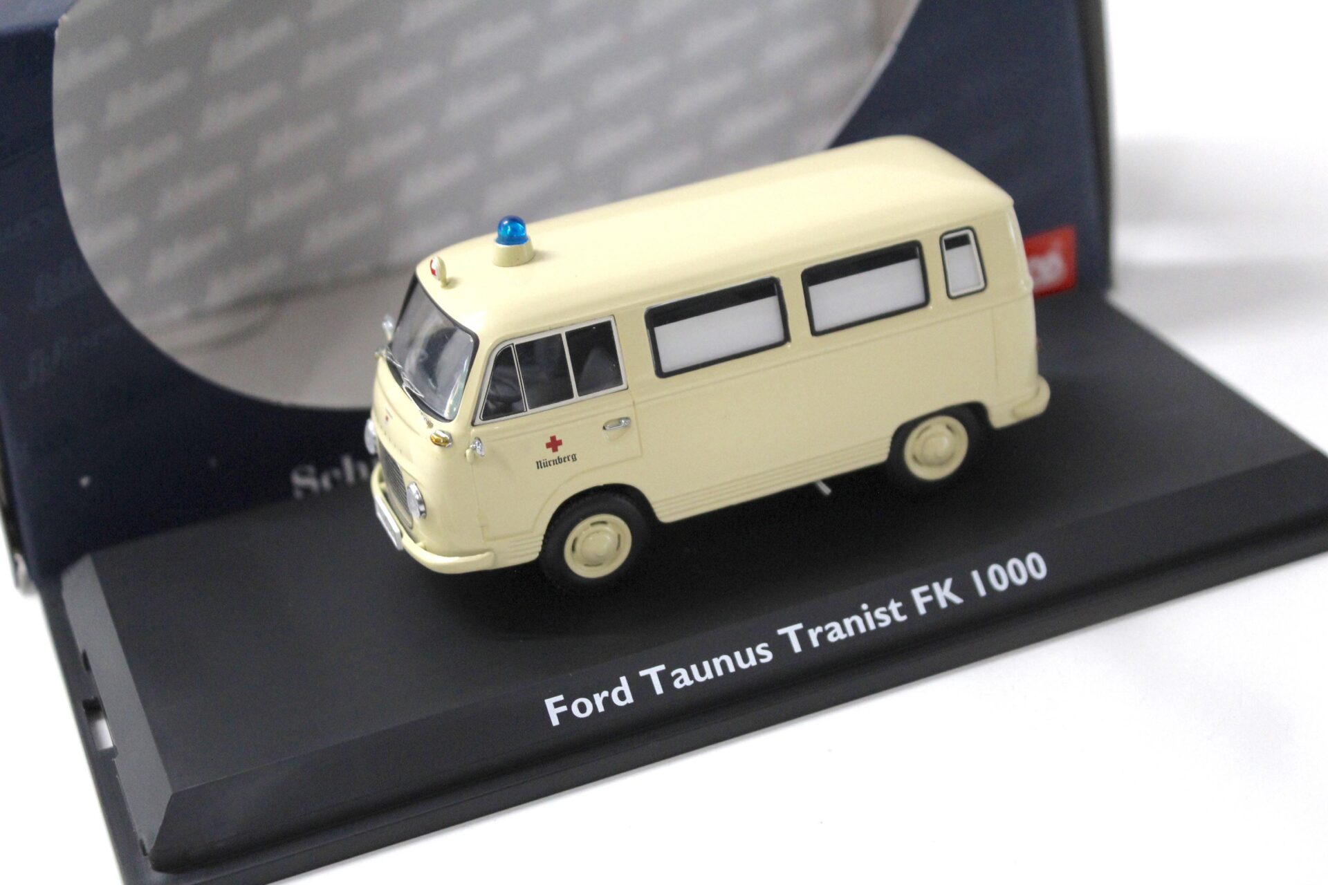 ID 44798 orig.jpg 1:43 Schuco Ford Taunus Transit FK 1000 Rotes Kreuz Nürnberg beige