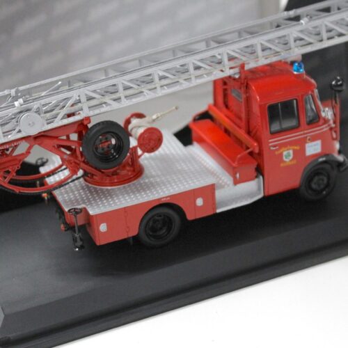 1:43 Schuco Mercedes L319 mit Drehleiter DL18 FEUERWEHR red