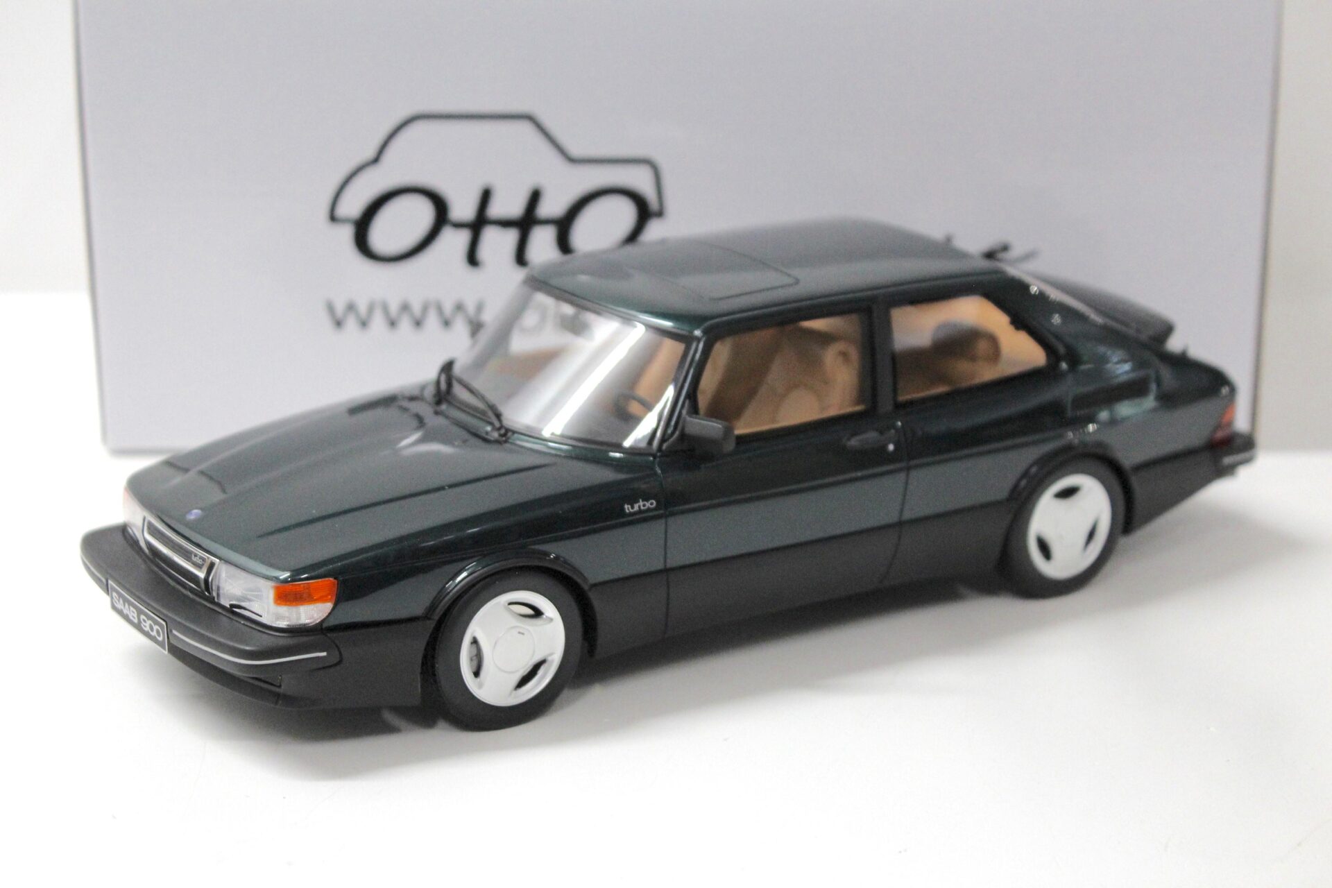 1:18 OTTO mobile OT308 Saab 900 Turbo 16V Aero MK1 scarab green