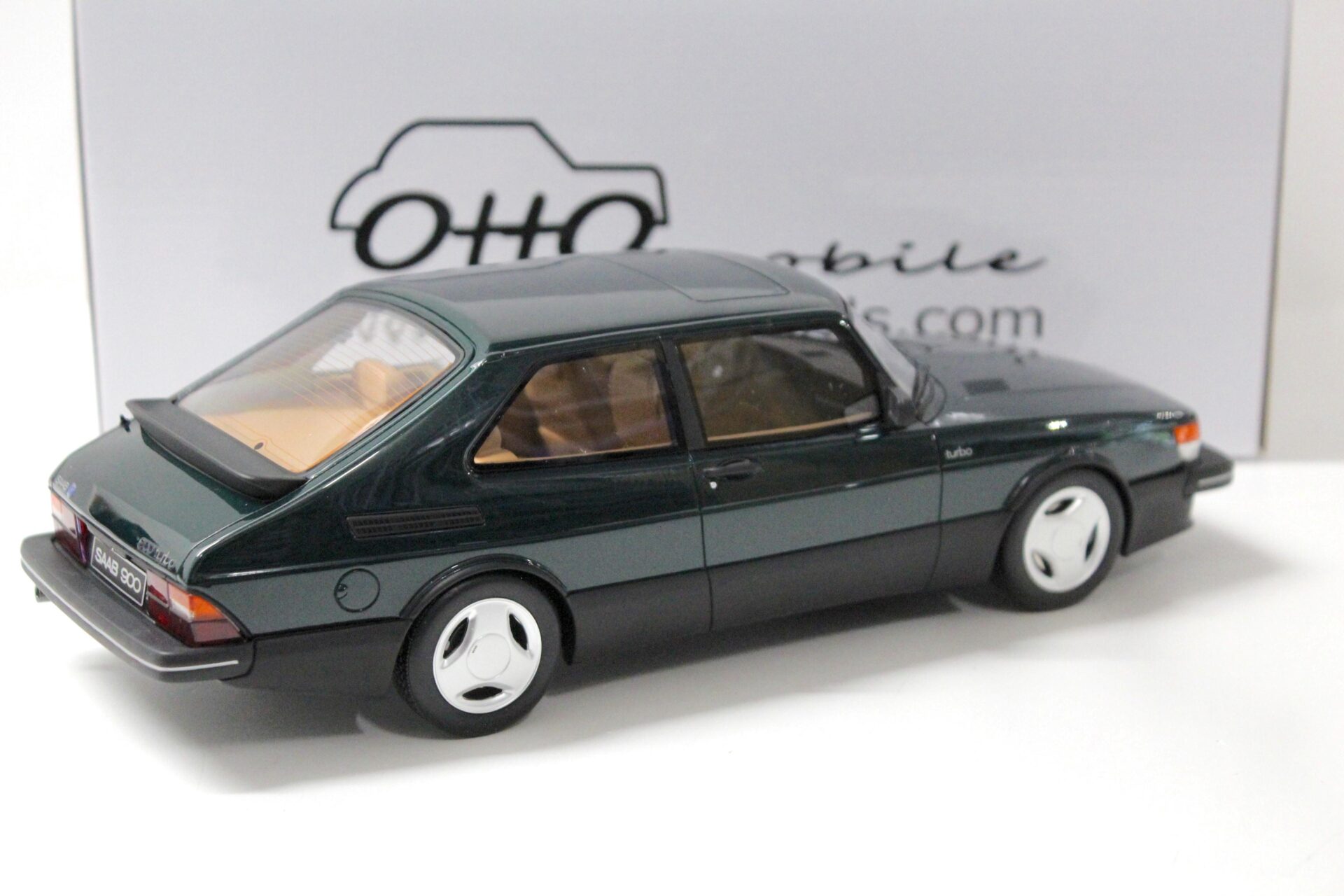 1:18 OTTO mobile OT308 Saab 900 Turbo 16V Aero MK1 scarab green