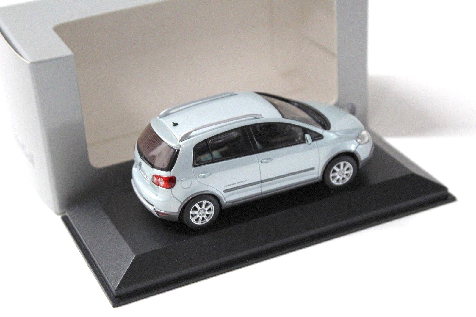 1:43 Minichamps VW Cross Golf 2006 silver-blue DEALER VERSION