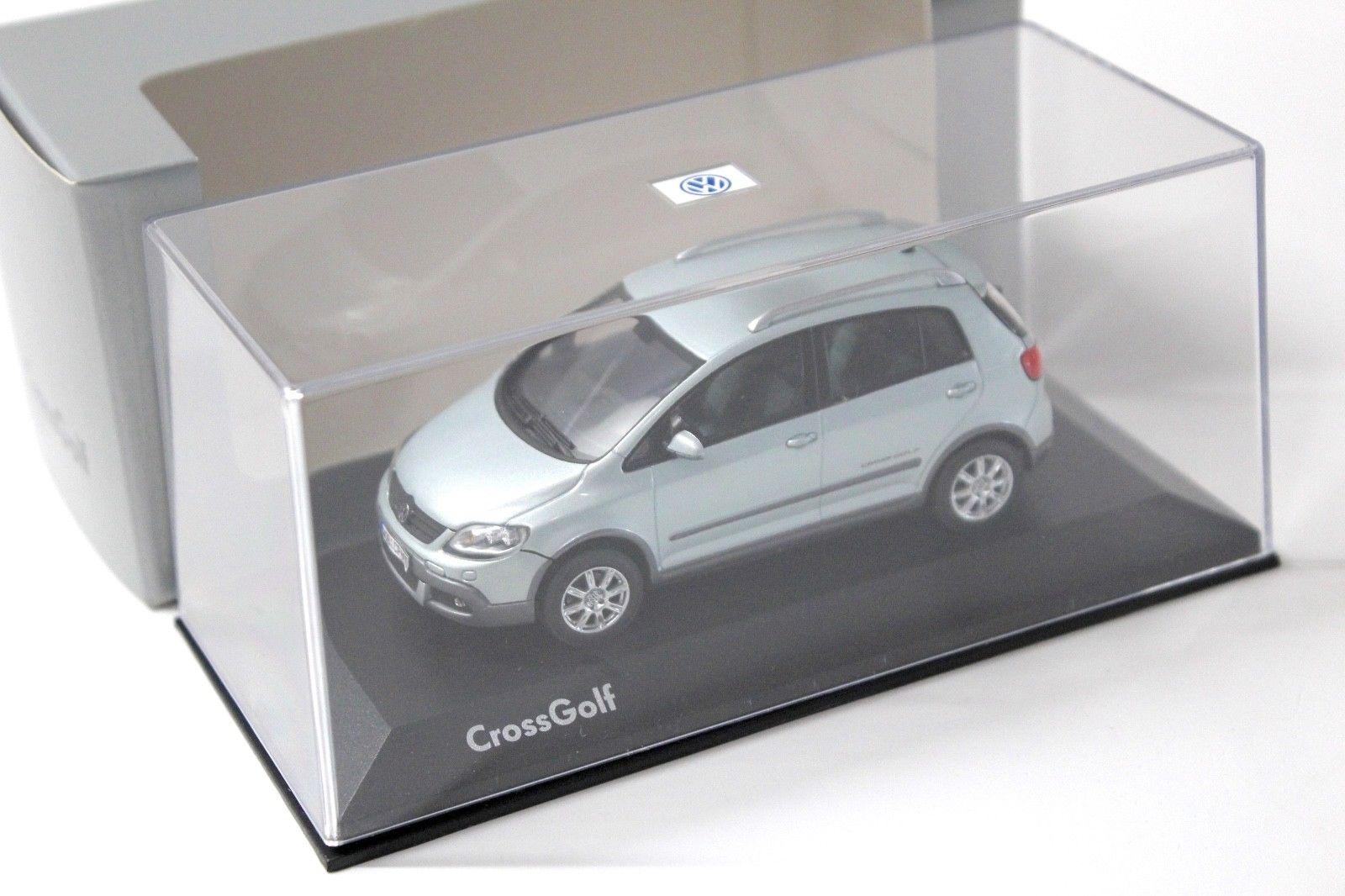 1:43 Minichamps VW Cross Golf 2006 silver-blue DEALER VERSION