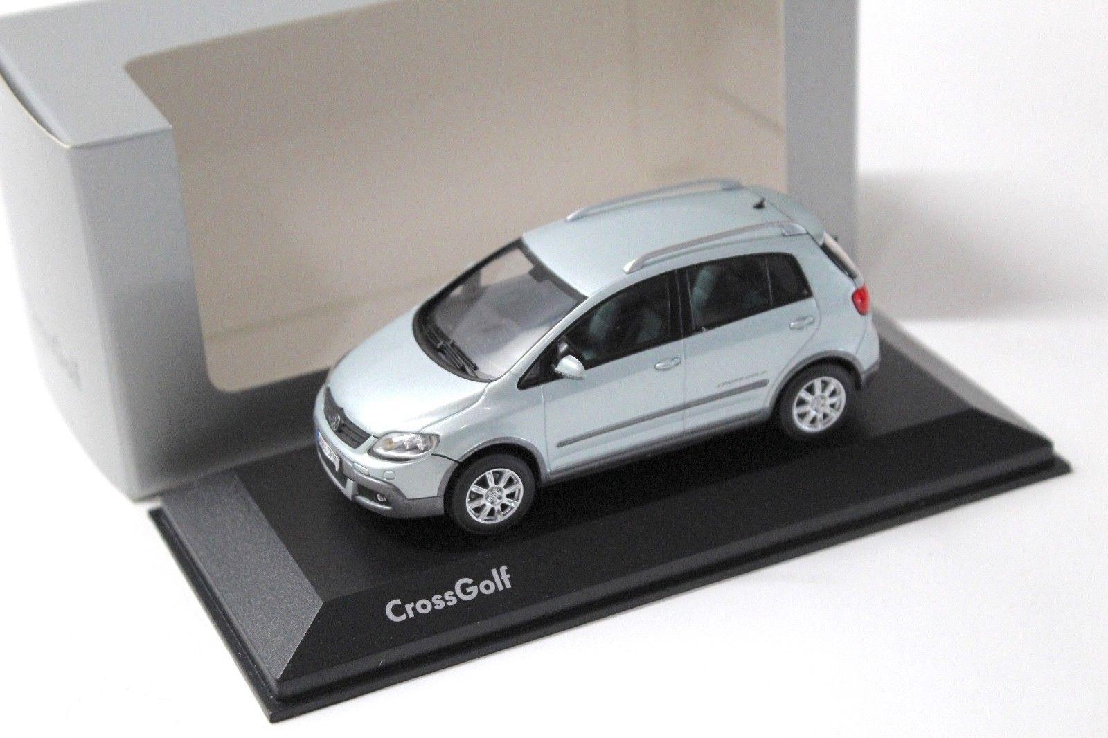 ID 45443 orig.jpg 1:43 Minichamps VW Cross Golf 2006 silver-blue DEALER VERSION