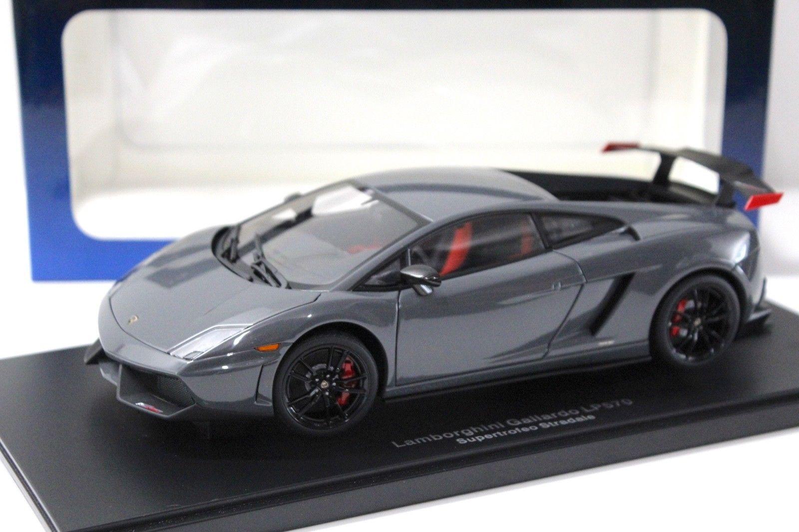 1:18 AUTOart Lamborghini Gallardo LP570 Supertrofeo grey