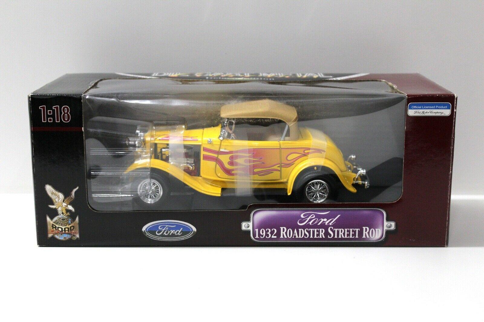 1:18 Road Signature Ford Roadster Street Rod yellow