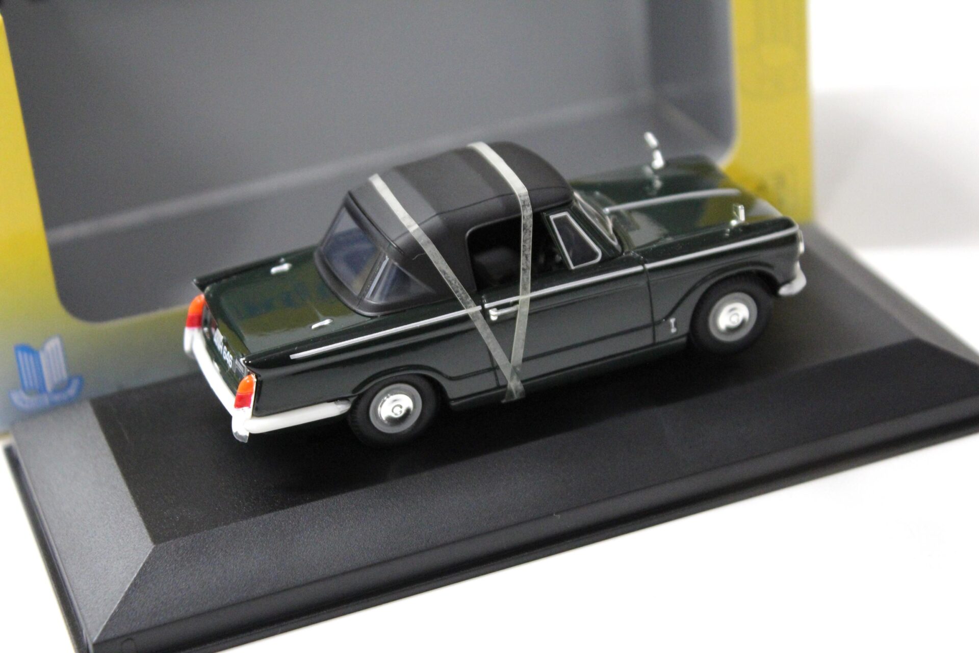 1:43 Vanguards Triumph Herald Convertible with Top Conifer dark green