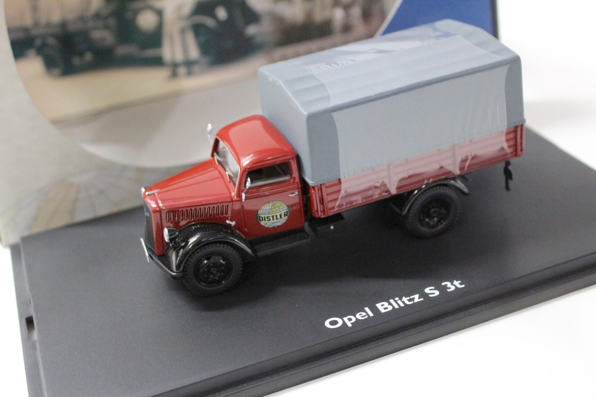 1:43 Schuco Opel Blitz S 3t Pritsche mit Plane DISTLER dark red