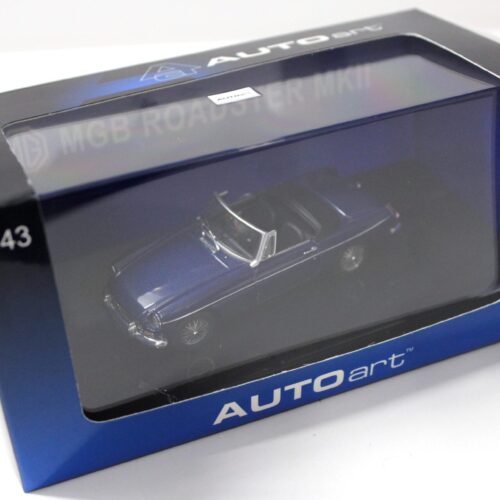 1:43 AUTOart MGB Roadster MKII 1969 Pageant blue