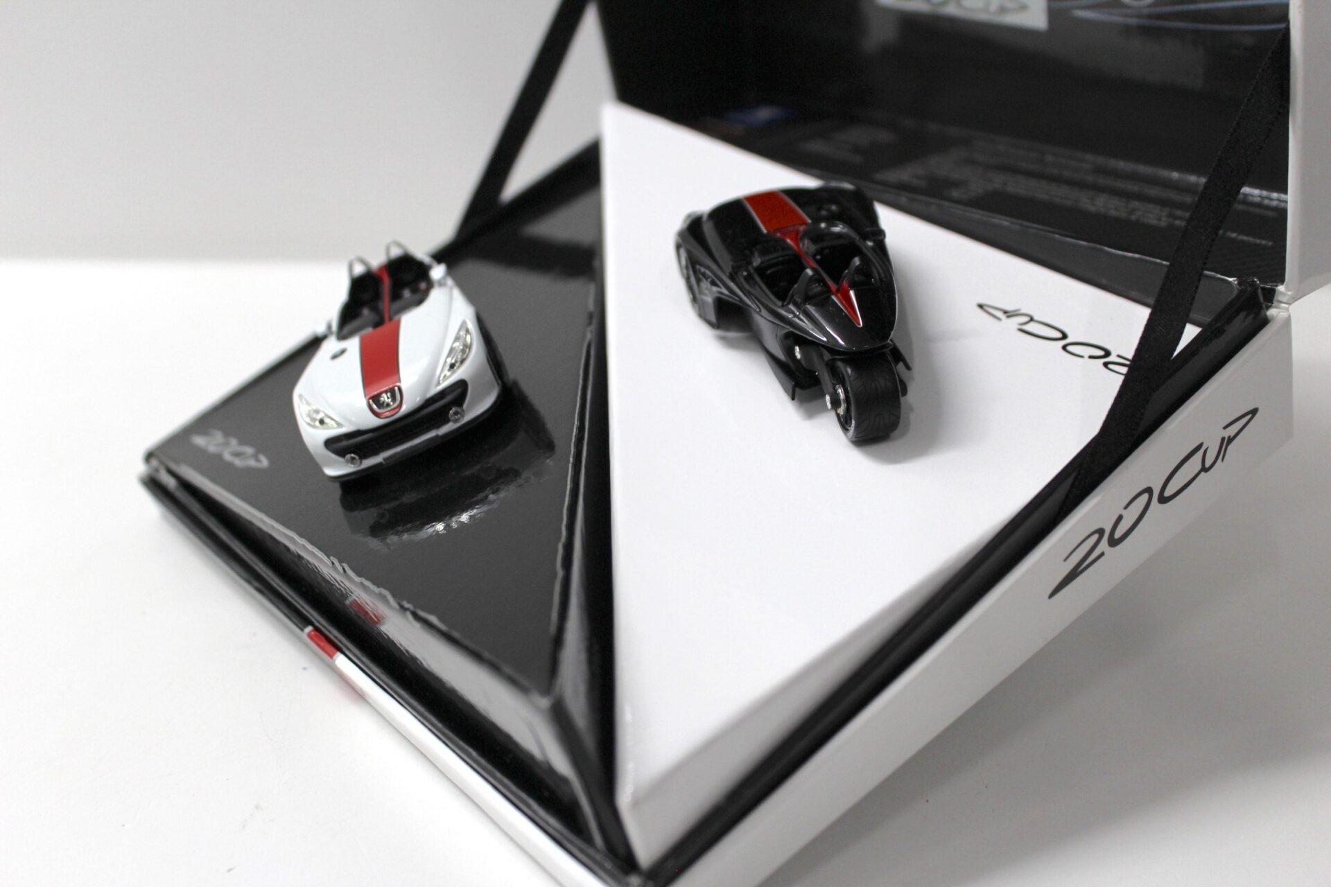 1:43 Norev Peugeot 20 CUP Concept Car SET Coffret 2 pcs white/ black